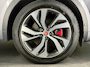 Jaguar E-Pace 1.5 P300e AWD R-Dynamic S | Trekhaak | Stoelen verwarmd | 360 Cam | Luxe Leder