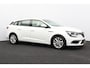 Renault Megane Estate 1.3 TCe Limited/ Apple + Android/ 16'' LMV/ Lane-Assist./ Grootlicht Assist./ Stoelverw./ Navi/ Clima/ Cruise/ Elek. pakket/ Isofix/ Bluetooth/ Armsteun/ Multi. LEDER. Stuur/ Mistl./ PDC/ Chroom.