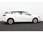 Renault Megane Estate 1.3 TCe Limited/ Apple + Android/ 16'' LMV/ Lane-Assist./ Grootlicht Assist./ Stoelverw./ Navi/ Clima/ Cruise/ Elek. pakket/ Isofix/ Bluetooth/ Armsteun/ Multi. LEDER. Stuur/ Mistl./ PDC/ Chroom.