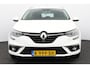 Renault Megane Estate 1.3 TCe Limited/ Apple + Android/ 16'' LMV/ Lane-Assist./ Grootlicht Assist./ Stoelverw./ Navi/ Clima/ Cruise/ Elek. pakket/ Isofix/ Bluetooth/ Armsteun/ Multi. LEDER. Stuur/ Mistl./ PDC/ Chroom.