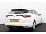 Renault Megane Estate 1.3 TCe Limited/ Apple + Android/ 16'' LMV/ Lane-Assist./ Grootlicht Assist./ Stoelverw./ Navi/ Clima/ Cruise/ Elek. pakket/ Isofix/ Bluetooth/ Armsteun/ Multi. LEDER. Stuur/ Mistl./ PDC/ Chroom.