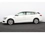 Renault Megane Estate 1.3 TCe Limited/ Apple + Android/ 16'' LMV/ Lane-Assist./ Grootlicht Assist./ Stoelverw./ Navi/ Clima/ Cruise/ Elek. pakket/ Isofix/ Bluetooth/ Armsteun/ Multi. LEDER. Stuur/ Mistl./ PDC/ Chroom.