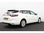 Renault Megane Estate 1.3 TCe Limited/ Apple + Android/ 16'' LMV/ Lane-Assist./ Grootlicht Assist./ Stoelverw./ Navi/ Clima/ Cruise/ Elek. pakket/ Isofix/ Bluetooth/ Armsteun/ Multi. LEDER. Stuur/ Mistl./ PDC/ Chroom.