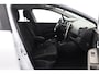 Renault Clio Estate 0.9 TCe Expression/ 17'' LMV/ DAB+/ Navi/ Airco/ Cruise/ Elek. pakket/ Isofix/ Bluetooth/ AUX & USB/ Multi. Stuur/ Getint glas/ Dakrails.