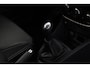 Renault Clio Estate 0.9 TCe Expression/ 17'' LMV/ DAB+/ Navi/ Airco/ Cruise/ Elek. pakket/ Isofix/ Bluetooth/ AUX & USB/ Multi. Stuur/ Getint glas/ Dakrails.