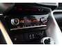 Mitsubishi Eclipse Cross 2.4 PHEV First Edition/ Trekhaak/ 18'' LMV/ LED Koplampen/ HUD/ Keyless/ Dode-Hoek DET./ Zwarte-Hemel/ Elek. Stoel(en)/ Stuurverw./ Adaptive Cruise/ Extra getint glas/ Apple + Android/ Stoelverw.