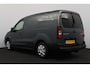 Peugeot Partner 122 1.6 BlueHDi 100 L2 Premium Pack S&S/ Zij-Schuifdeur rechts/ AUTOMAAT!/ Trekhaak/ Camera/ 3-Zitplaatsen voor/ Airco/ Cruise/ Elek. pakket/ LEDER. Stuur/ Mistl./ PDC/ Extra getint glas/ LED Dagrijverl.