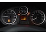 Peugeot Partner 122 1.6 BlueHDi 100 L2 Premium Pack S&S/ Zij-Schuifdeur rechts/ AUTOMAAT!/ Trekhaak/ Camera/ 3-Zitplaatsen voor/ Airco/ Cruise/ Elek. pakket/ LEDER. Stuur/ Mistl./ PDC/ Extra getint glas/ LED Dagrijverl.