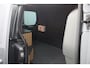 Peugeot Partner 122 1.6 BlueHDi 100 L2 Premium Pack S&S/ Zij-Schuifdeur rechts/ AUTOMAAT!/ Trekhaak/ Camera/ 3-Zitplaatsen voor/ Airco/ Cruise/ Elek. pakket/ LEDER. Stuur/ Mistl./ PDC/ Extra getint glas/ LED Dagrijverl.