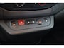 Peugeot Partner 122 1.6 BlueHDi 100 L2 Premium Pack S&S/ Zij-Schuifdeur rechts/ AUTOMAAT!/ Trekhaak/ Camera/ 3-Zitplaatsen voor/ Airco/ Cruise/ Elek. pakket/ LEDER. Stuur/ Mistl./ PDC/ Extra getint glas/ LED Dagrijverl.