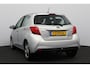Toyota Yaris 1.5 Hybrid Lease/ AUTOMAAT!/ Trekhaak/ 15'' LMV/ Keyless-GO/ Camera/ Navi/ Clima/ Cruise/ Elek. pakket/ Isofix/ Bluetooth/ Multi. LEDER. Stuur/ Mistl./ LED Dagrijverl.