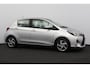 Toyota Yaris 1.5 Hybrid Lease/ AUTOMAAT!/ Trekhaak/ 15'' LMV/ Keyless-GO/ Camera/ Navi/ Clima/ Cruise/ Elek. pakket/ Isofix/ Bluetooth/ Multi. LEDER. Stuur/ Mistl./ LED Dagrijverl.