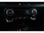 Kia Stonic 1.0 T-GDi Design Edition/ Apple + Android/ Stoel + Stuurverw./ Lane-Assist./ Navi/ Half-Leder/ Clima/ Cruise/ Grootlicht Assist./ Camera/ PDC/ 17'' LMV/ Extra getint glas/ Navi/ Clima/ Cruise/ Bluetooth.
