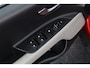 Kia Stonic 1.0 T-GDi Design Edition/ Apple + Android/ Stoel + Stuurverw./ Lane-Assist./ Navi/ Half-Leder/ Clima/ Cruise/ Grootlicht Assist./ Camera/ PDC/ 17'' LMV/ Extra getint glas/ Navi/ Clima/ Cruise/ Bluetooth.