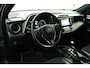 Toyota RAV4 2.5 Hybrid AWD Style | Trekhaak | 1.650kg trekgewicht | Half lederen interieur | Buitenspiegels electrisch inklapbaar | Dealer onderhouden |