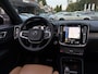 Volvo XC40 2.0 T4 Inscription / Trekhaak / Panoramadak / Camera / Leder / 18'' / Elektr. Stoelen / CarPlay / Stoelverwarming / Dodehoek / ACC