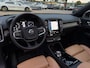Volvo XC40 2.0 T4 Inscription / Trekhaak / Panoramadak / Camera / Leder / 18'' / Elektr. Stoelen / CarPlay / Stoelverwarming / Dodehoek / ACC