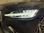 Volvo V60 T6 Recharge AWD PANO/TREKHAAK/HEAD-UP/H&K/360CAMERA/MEMORY/KEYLESS/LED/ACC/PILOT-ASSIST/CARPLAY/CRYSTAL-POOK/DONKERE-HEMEL/VOLLEDIG VOLVO DEALER HISTORIE