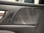 Volvo V60 T6 Recharge AWD PANO/TREKHAAK/HEAD-UP/H&K/360CAMERA/MEMORY/KEYLESS/LED/ACC/PILOT-ASSIST/CARPLAY/CRYSTAL-POOK/DONKERE-HEMEL/VOLLEDIG VOLVO DEALER HISTORIE
