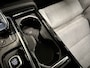 Volvo V60 T6 Recharge AWD PANO/TREKHAAK/HEAD-UP/H&K/360CAMERA/MEMORY/KEYLESS/LED/ACC/PILOT-ASSIST/CARPLAY/CRYSTAL-POOK/DONKERE-HEMEL/VOLLEDIG VOLVO DEALER HISTORIE