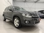 Volkswagen Tiguan 1.4 TSI 150PK Sport&Style aut. TREKHAAK/NAVI GROOT/17"LMV/CRUISE/BLUETOOTH/MF-STUUR/PRIVACY GLASS/DAKRAILS/URANOGRAU/NET OH BEURT GEHAD,INCL NW. BANDEN EN NW. APK