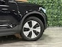 Volvo XC40 T5 Recharge Plus Dark | Trekhaak | Harman Kardon | Parkeercamera | All Season banden | Adaptieve Cruise Control | Pilot Assist | BLIS Dode Hoek Detectie | Bestuurdersstoel elektrisch geheugen | Stoel en Stuurwielverwarming | Privacy Glass | 19 Inch | Passagiersstoel elektrisch | Zitting verlenging voorstoelen | Keyless Drive | Parkeersensoren voor+achter | Privacy Glass | Elektrisch bedienbare achterklep | Climate Control L+R | DAB Radio | Apple Carplay/Android Auto | Volvo On Call met mobiele App functie | Onyx Black Metallic |