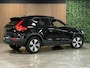 Volvo XC40 T5 Recharge Plus Dark | Trekhaak | Harman Kardon | Parkeercamera | All Season banden | Adaptieve Cruise Control | Pilot Assist | BLIS Dode Hoek Detectie | Bestuurdersstoel elektrisch geheugen | Stoel en Stuurwielverwarming | Privacy Glass | 19 Inch | Passagiersstoel elektrisch | Zitting verlenging voorstoelen | Keyless Drive | Parkeersensoren voor+achter | Privacy Glass | Elektrisch bedienbare achterklep | Climate Control L+R | DAB Radio | Apple Carplay/Android Auto | Volvo On Call met mobiele App functie | Onyx Black Metallic |