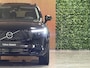Volvo XC90 T8 AWD Recharge Ultra Dark | Facelift | Luchtvering | 360 Camera | Head-Up Display | Harman Kardon | 455pk | Adaptieve Cruise Control | Stoelverwarming voor+achter | Stuurwielverwarming | Schuifdak | Full LED Meesturende koplampen | Pilot Assist | BLIS Dode Hoek Detectie | Alcantara hemelbekleding | Lederen zonnekleppen en handgrepen | Elektrische voorstoelen geheugen | Quilted Nordico bekleding | Zitting verlenging voorstoelen | Lederen dashboard | 21 Inch | Google Infotainment | Keyless Drive | Privacy Glass | Elektrisch bedienbare achterklep | Geïntegreerd kinderzitje achterin | Geïntegreerde zongordijnen achterportieren | Verlichte instaplijsten | 7-Persoons | 4-Zone Climate Control | DAB Radio | Apple Carplay/Android Auto | Alarm Klasse III | Onyx Black Metallic |