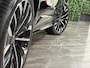 Volvo XC90 T8 AWD Recharge Ultra Dark | Facelift | Luchtvering | 360 Camera | Head-Up Display | Harman Kardon | 455pk | Adaptieve Cruise Control | Stoelverwarming voor+achter | Stuurwielverwarming | Schuifdak | Full LED Meesturende koplampen | Pilot Assist | BLIS Dode Hoek Detectie | Alcantara hemelbekleding | Lederen zonnekleppen en handgrepen | Elektrische voorstoelen geheugen | Quilted Nordico bekleding | Zitting verlenging voorstoelen | Lederen dashboard | 21 Inch | Google Infotainment | Keyless Drive | Privacy Glass | Elektrisch bedienbare achterklep | Geïntegreerd kinderzitje achterin | Geïntegreerde zongordijnen achterportieren | Verlichte instaplijsten | 7-Persoons | 4-Zone Climate Control | DAB Radio | Apple Carplay/Android Auto | Alarm Klasse III | Onyx Black Metallic |