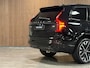 Volvo XC90 T8 AWD Recharge Ultra Dark | Facelift | Luchtvering | 360 Camera | Head-Up Display | Harman Kardon | 455pk | Adaptieve Cruise Control | Stoelverwarming voor+achter | Stuurwielverwarming | Schuifdak | Full LED Meesturende koplampen | Pilot Assist | BLIS Dode Hoek Detectie | Alcantara hemelbekleding | Lederen zonnekleppen en handgrepen | Elektrische voorstoelen geheugen | Quilted Nordico bekleding | Zitting verlenging voorstoelen | Lederen dashboard | 21 Inch | Google Infotainment | Keyless Drive | Privacy Glass | Elektrisch bedienbare achterklep | Geïntegreerd kinderzitje achterin | Geïntegreerde zongordijnen achterportieren | Verlichte instaplijsten | 7-Persoons | 4-Zone Climate Control | DAB Radio | Apple Carplay/Android Auto | Alarm Klasse III | Onyx Black Metallic |