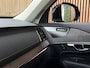 Volvo XC90 T8 AWD Recharge Ultra Ultimate Dark | Trekhaak | Stoelventilatie | 360 Camera | Head-Up Display | Harman Kardon | 455pk | Stoelmassage | Adaptieve Cruise Control | Stoelverwarming voor+achter | Stuurwielverwarming | Schuifdak | 20 Inch | Full LED  Meesturende koplampen | Standkachel met Volvo On Call App | Pilot Assist | BLIS Dode Hoek Detectie | Alcantara hemelbekleding | Lederen handgrepen en zonnekleppen | Elektrische voorstoelen geheugen | Nappa Lederen bekleding | Zitting verlenging voorstoelen | Lederen Dashboard | Google Infotainment | Keyless Drive | Parkeersensoren voor+achter | Privacy Glass | Elektrisch bedienbare achterklep | Geïntegreerde zongordijnen achterportieren | Geïntegreerd kinderzitje achterin | 7-Persoons | 4-Zone Climate Control | DAB Radio | Apple Carplay/Android Auto | Draadloos telefoon opladen | Volvo On Call met mobiele App functie | Silver Dawn Metallic |