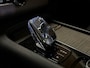 Volvo XC90 T8 AWD Recharge Ultra Ultimate Dark | Trekhaak | Stoelventilatie | 360 Camera | Head-Up Display | Harman Kardon | 455pk | Stoelmassage | Adaptieve Cruise Control | Stoelverwarming voor+achter | Stuurwielverwarming | Schuifdak | 20 Inch | Full LED  Meesturende koplampen | Standkachel met Volvo On Call App | Pilot Assist | BLIS Dode Hoek Detectie | Alcantara hemelbekleding | Lederen handgrepen en zonnekleppen | Elektrische voorstoelen geheugen | Nappa Lederen bekleding | Zitting verlenging voorstoelen | Lederen Dashboard | Google Infotainment | Keyless Drive | Parkeersensoren voor+achter | Privacy Glass | Elektrisch bedienbare achterklep | Geïntegreerde zongordijnen achterportieren | Geïntegreerd kinderzitje achterin | 7-Persoons | 4-Zone Climate Control | DAB Radio | Apple Carplay/Android Auto | Draadloos telefoon opladen | Volvo On Call met mobiele App functie | Silver Dawn Metallic |