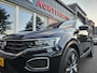 Volkswagen T-Roc 1.5 TSI Sport Trekhaak! Panorama/Schuifak! Carplay! Mooie/Nette Auto! NAP! LED! Leer!