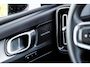 Volvo XC40 2.0 B3 Plus Dark | Trekhaak | Adaptive cruise control | Pixel LED koplampen | 360 camera | 19" velgen | Getint glas | Dode hoek detectie BLIS |