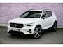Volvo XC40 2.0 B3 Plus Dark | Trekhaak | Adaptive cruise control | Pixel LED koplampen | 360 camera | 19" velgen | Getint glas | Dode hoek detectie BLIS |