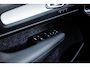 Volvo XC40 2.0 B3 Plus Dark | Trekhaak | Adaptive cruise control | Pixel LED koplampen | 360 camera | 19" velgen | Getint glas | Dode hoek detectie BLIS |