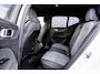Volvo XC40 2.0 B3 Plus Dark | Trekhaak | Adaptive cruise control | Pixel LED koplampen | 360 camera | 19" velgen | Getint glas | Dode hoek detectie BLIS |