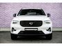 Volvo XC40 2.0 B3 Plus Dark | Trekhaak | Adaptive cruise control | Pixel LED koplampen | 360 camera | 19" velgen | Getint glas | Dode hoek detectie BLIS |