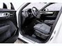 Volvo XC40 2.0 B3 Plus Dark | Trekhaak | Adaptive cruise control | Pixel LED koplampen | 360 camera | 19" velgen | Getint glas | Dode hoek detectie BLIS |