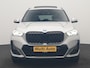 BMW X1 xDrive30e M Sport PHEV 326pk Dealer O.H. | SOH 95,9% | Trekhaak Af Fabriek | Panodak | Head Up | Adaptive Cruise | 360 Camera | Harman / Kardon | Alcantara Sportstoelen Massage & Memory | BLIS | Keyless | Stuur Verwarmd | Navigatie Plug In Hybrid |
