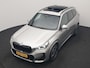 BMW X1 xDrive30e M Sport PHEV 326pk Dealer O.H. | SOH 95,9% | Trekhaak Af Fabriek | Panodak | Head Up | Adaptive Cruise | 360 Camera | Harman / Kardon | Alcantara Sportstoelen Massage & Memory | BLIS | Keyless | Stuur Verwarmd | Navigatie Plug In Hybrid |