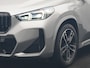 BMW X1 xDrive30e M Sport PHEV 326pk Dealer O.H. | SOH 95,9% | Trekhaak Af Fabriek | Panodak | Head Up | Adaptive Cruise | 360 Camera | Harman / Kardon | Alcantara Sportstoelen Massage & Memory | BLIS | Keyless | Stuur Verwarmd | Navigatie Plug In Hybrid |