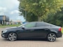 Volvo S60 1.6 T3 R-Design/AUTOMAAT/AIRCO/CRUISE/LEDER/ALCANTARA/NAVI/PARKEERSENS ACHTER/SPORTST