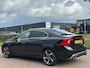 Volvo S60 1.6 T3 R-Design/AUTOMAAT/AIRCO/CRUISE/LEDER/ALCANTARA/NAVI/PARKEERSENS ACHTER/SPORTST