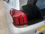 Peugeot 108 1.0 VTi Active | Automaat | Nieuw geleverd eerste eigenaars auto | Dealer onderhouden | Airco | Afneembare trekhaak | 5 Deurs | LED Dagrijverlichting | Privacy glas | Bleutooth Telefoon & Audio | Elektrisch Pakket | Stuurwielbediening