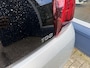 Peugeot 108 1.0 VTi Active | Automaat | Nieuw geleverd eerste eigenaars auto | Dealer onderhouden | Airco | Afneembare trekhaak | 5 Deurs | LED Dagrijverlichting | Privacy glas | Bleutooth Telefoon & Audio | Elektrisch Pakket | Stuurwielbediening