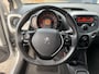 Peugeot 108 1.0 VTi Active | Automaat | Nieuw geleverd eerste eigenaars auto | Dealer onderhouden | Airco | Afneembare trekhaak | 5 Deurs | LED Dagrijverlichting | Privacy glas | Bleutooth Telefoon & Audio | Elektrisch Pakket | Stuurwielbediening
