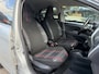 Peugeot 108 1.0 VTi Active | Automaat | Nieuw geleverd eerste eigenaars auto | Dealer onderhouden | Airco | Afneembare trekhaak | 5 Deurs | LED Dagrijverlichting | Privacy glas | Bleutooth Telefoon & Audio | Elektrisch Pakket | Stuurwielbediening