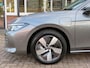 Volkswagen Passat 1.5 eHybrid 204pk Elegance / Trekhaak / Headup / Memory / Stoel&amp;stuur verw. / FABRIEKS garantie