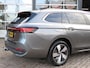 Volkswagen Passat 1.5 eHybrid 204pk Elegance / Trekhaak / Headup / Memory / Stoel&amp;stuur verw. / FABRIEKS garantie